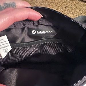 Lululemon mini belt bag black